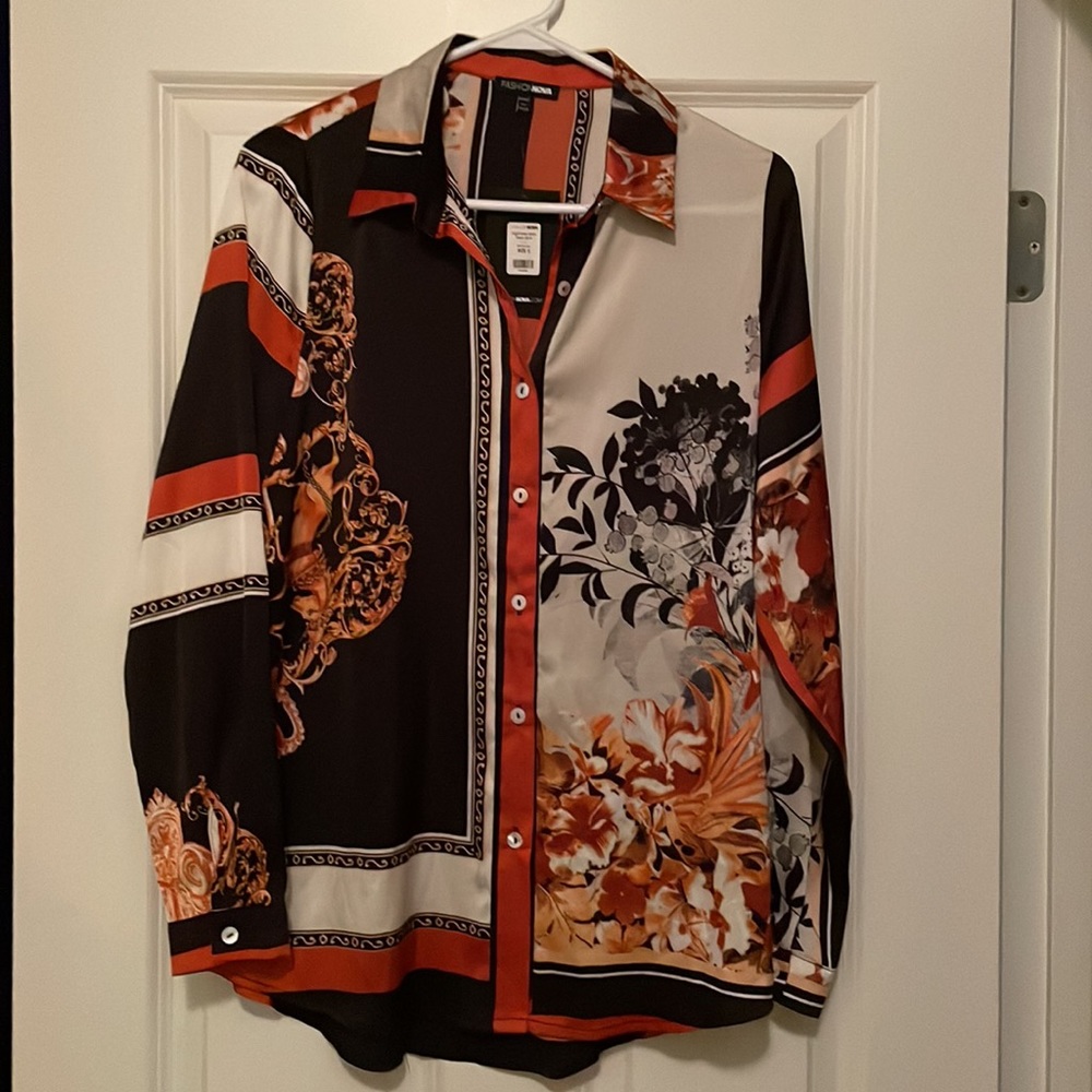 Fashion Nova Satin Blouse Size Small like new - Picture 6 of 7